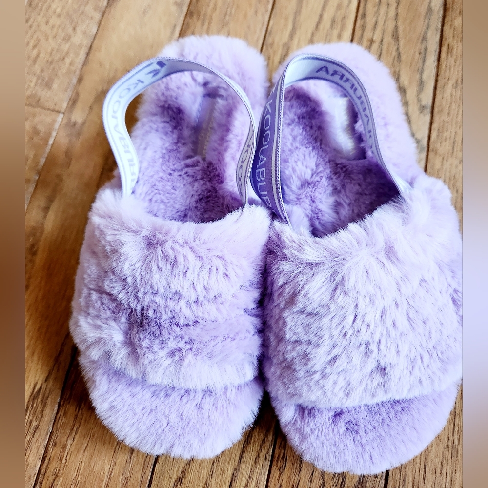 New Koolaburra Girl Fluffy Slingback Sandals